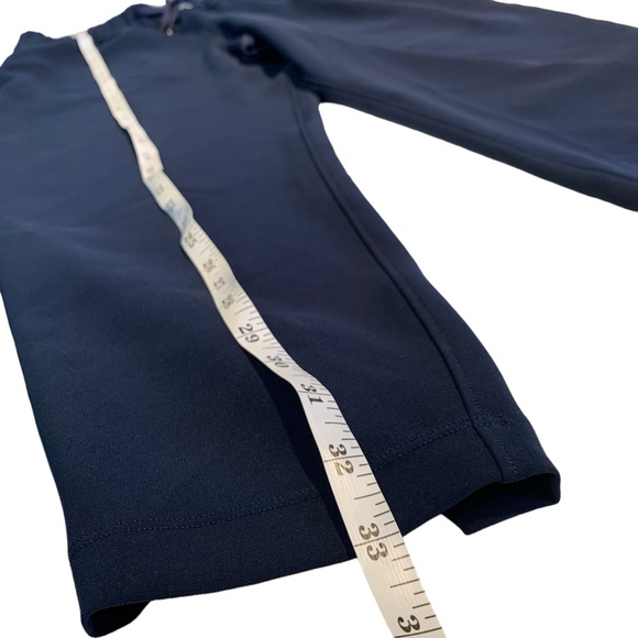 LULULEMON | Women’s On The Fly CROP *Woven 23"- True Navy - Sz 8 - Picture 13 of 14